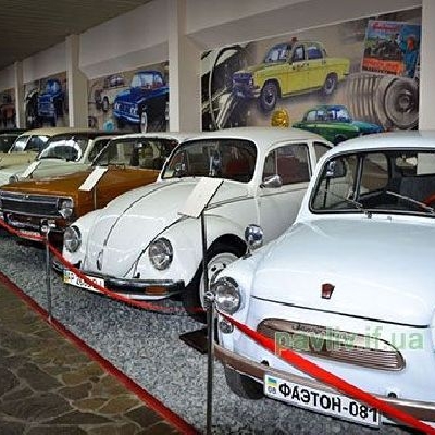Музей ретро-автомобілів «Фаетон», Запоріжжя 6.jpg