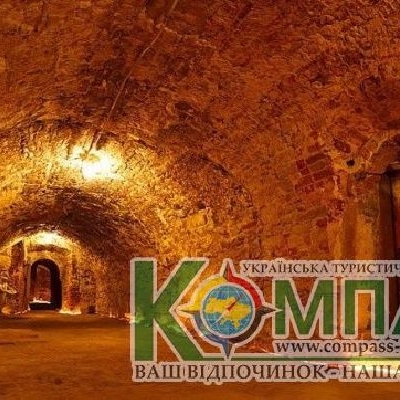 Таємничими підземеллями Василіанського монастиря.jpg