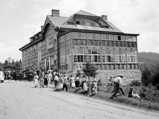 Як виглядав готель на перевалі Ужок майже 100 років тому
