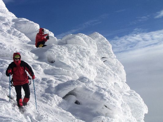 Гірські рятувальники попереджають про третій ступінь лавинної небезпеки